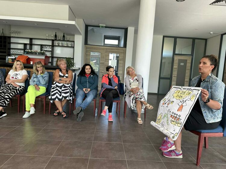 Учители от „Славейков“ се обучават в „Позитивно преподаване“