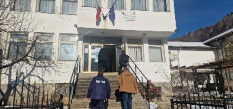 Продължават срещите на мобилни екипи на ОДМВР–Смолян с жители от областта