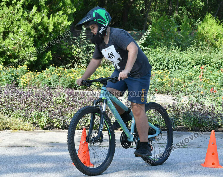 Хасковски деца показаха майстроски умения по колоездене на „Кенана“