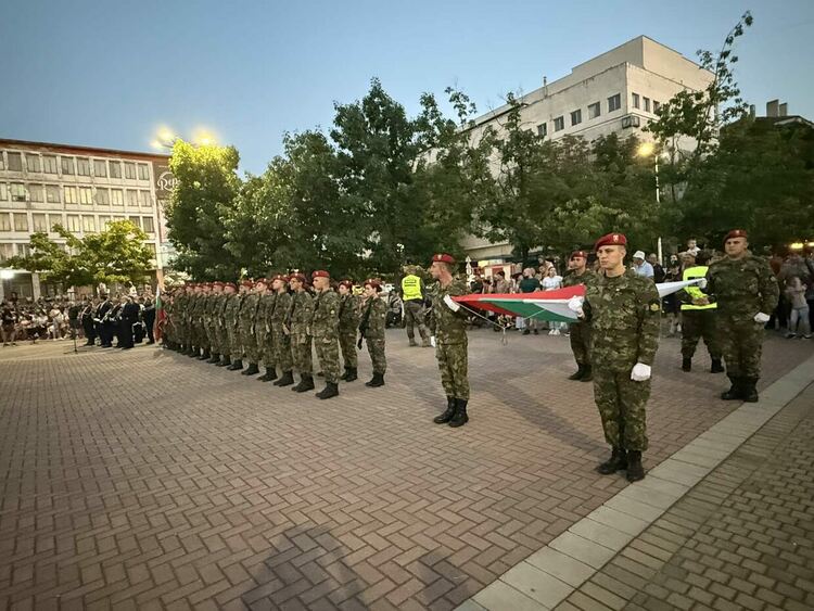 С тържествена церемония и празнични фойерверки Димитровград отбеляза 78 години от основаването си
