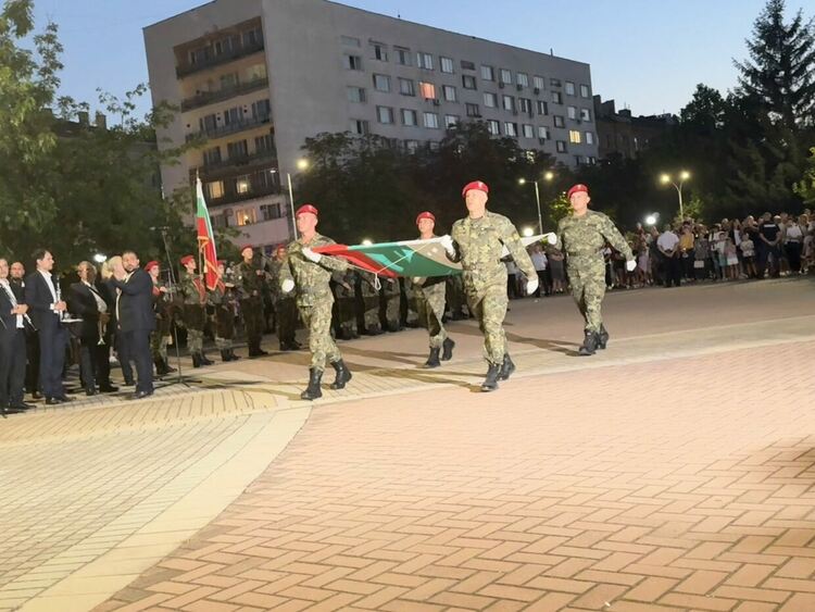 С тържествена церемония и празнични фойерверки Димитровград отбеляза 78 години от основаването си