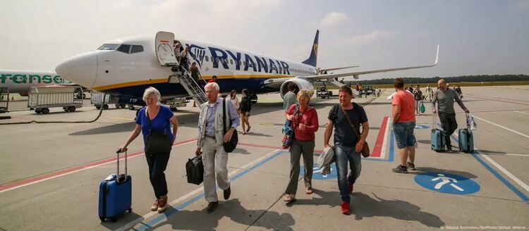 Ryanair вече няма да допуска нито сантиметър или грам отклонение от нормите