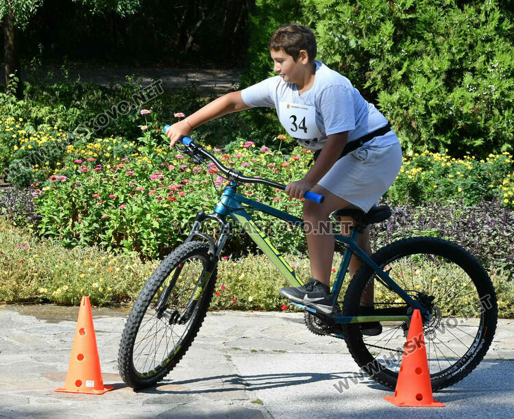 Хасковски деца показаха майстроски умения по колоездене на „Кенана“