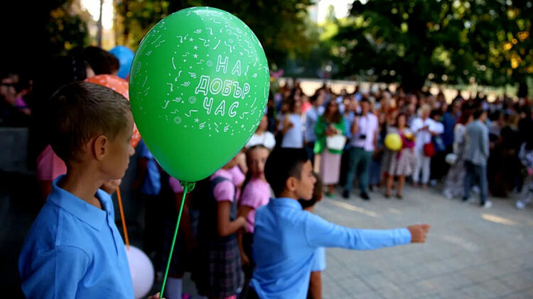 Здравните профилактични прегледи за учениците остават задължителни въпреки електронните карти