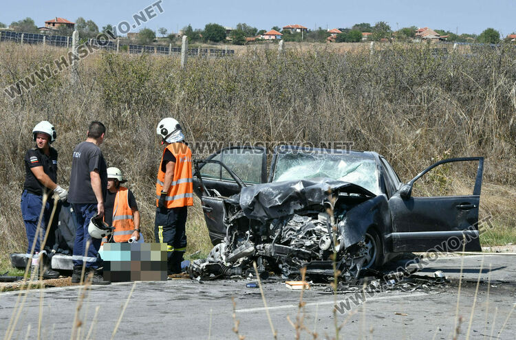 Четирима загинаха и трима са ранени в зверския сблъсък край Константиново 