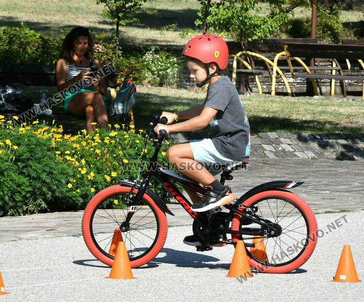Хасковски деца показаха майстроски умения по колоездене на „Кенана“
