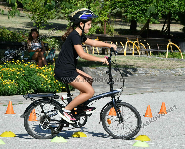 Хасковски деца показаха майстроски умения по колоездене на „Кенана“