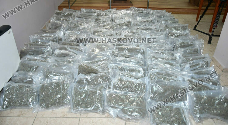 Сърбин е задържан за близо 200 кг марихуана в товарен автомобил