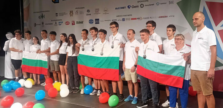Никола Манолов от ПМГ-Хасково се окичи с бронзов медал от Европейската младежка олимпиада по информатика