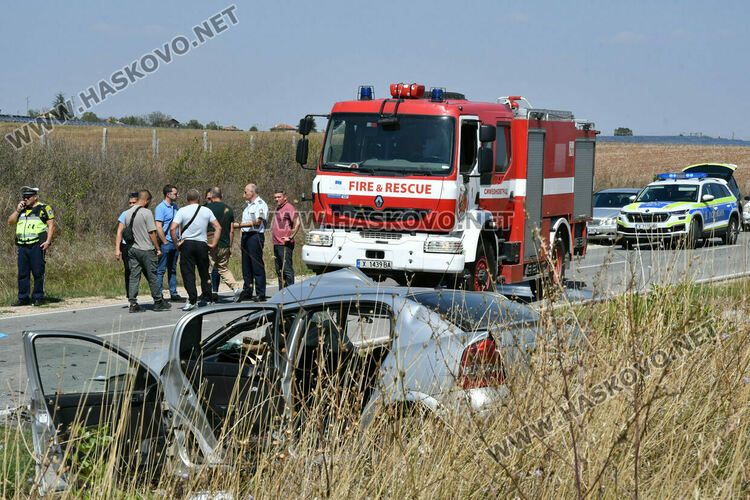 Разследващите предполагат, че водачът на Мерцедеса е причинил катастрофата с 4 жертви и 4 ранени 
