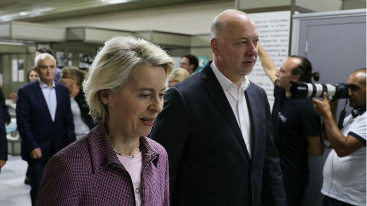 НС изслуша Росен Желязков за кацането на самолета на Урсула фон дер Лайен