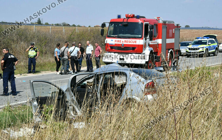 Двама са с опасност за живота след катастрофата край Константиново, водачът на „Опела“ е без книжка