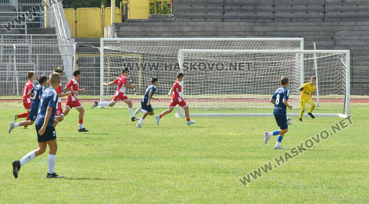 Младите футболисти от Карлово спечелиха турнира „Богомил Попов“ в Хасково 