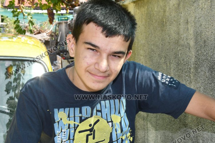 14-годишен сам купи и реставрира „Лада“, ще участва в ретро парада в Хасково 