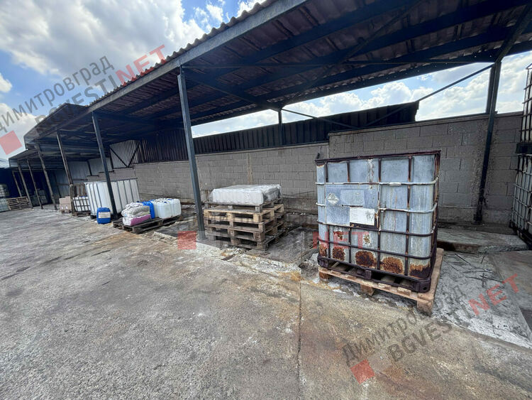 Разлив на азотна киселина в димитровградско село