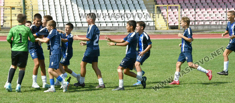 Младите футболисти от Карлово спечелиха турнира „Богомил Попов“ в Хасково 