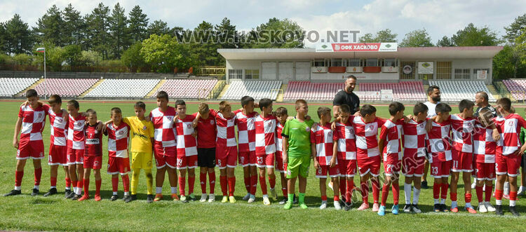 Младите футболисти от Карлово спечелиха турнира „Богомил Попов“ в Хасково 