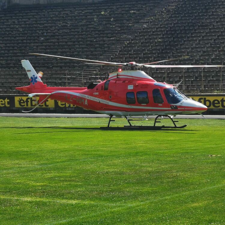 Хеликоптер кацна в Смолян за транспортиране на пациент с мозъчна аневризма
