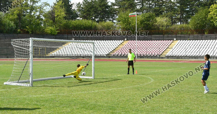 Младите футболисти от Карлово спечелиха турнира „Богомил Попов“ в Хасково 