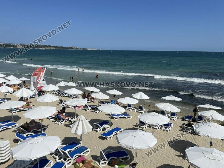 Предимно слънчев и горещ петък