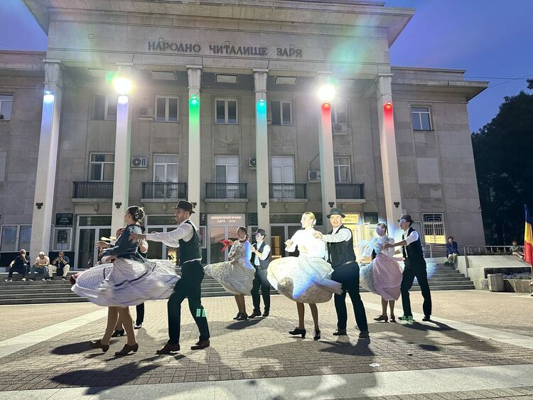 В Хасково показаха „Богатството на Европа“ с музика, танци, инструменти и красиви костюми 