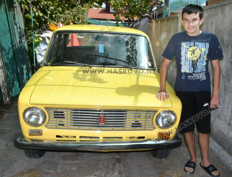 14-годишен сам купи и реставрира „Лада“, ще участва в ретро парада в Хасково 