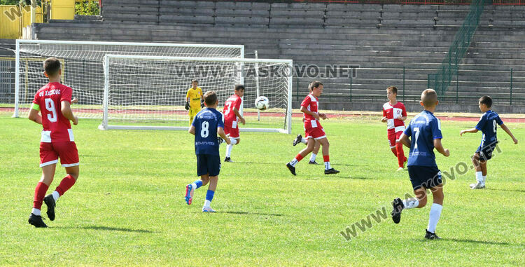 Младите футболисти от Карлово спечелиха турнира „Богомил Попов“ в Хасково 