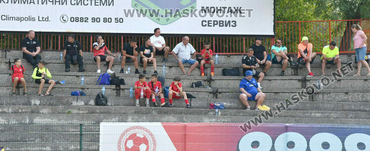 Младите футболисти от Карлово спечелиха турнира „Богомил Попов“ в Хасково 