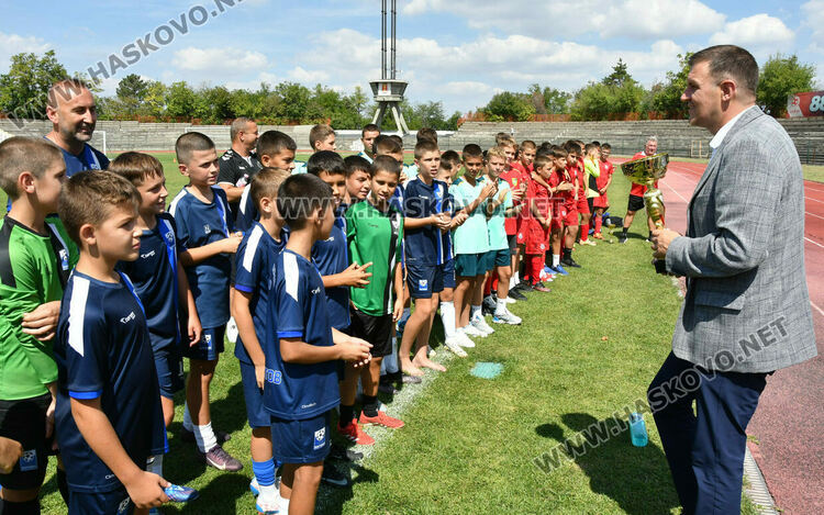 Младите футболисти от Карлово спечелиха турнира „Богомил Попов“ в Хасково 