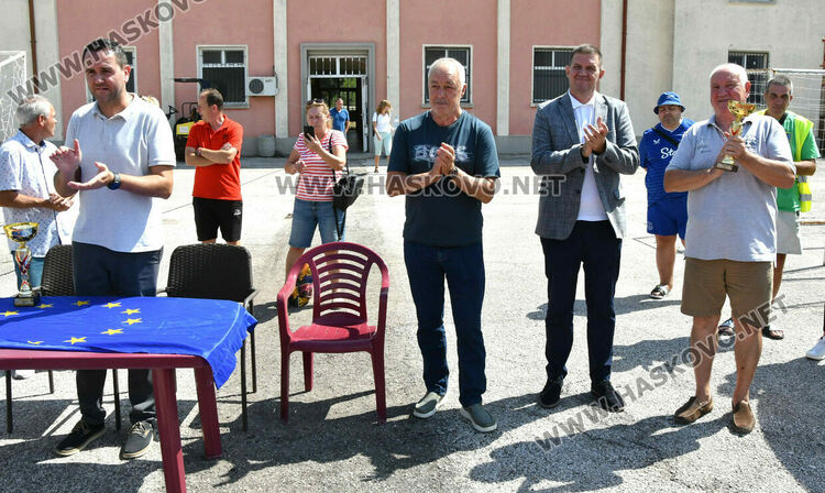 Младите футболисти от Карлово спечелиха турнира „Богомил Попов“ в Хасково 