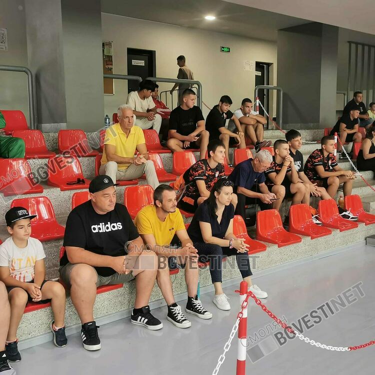 Паметен турнир в Смолян почете Величко Чолаков и събра бивши национали