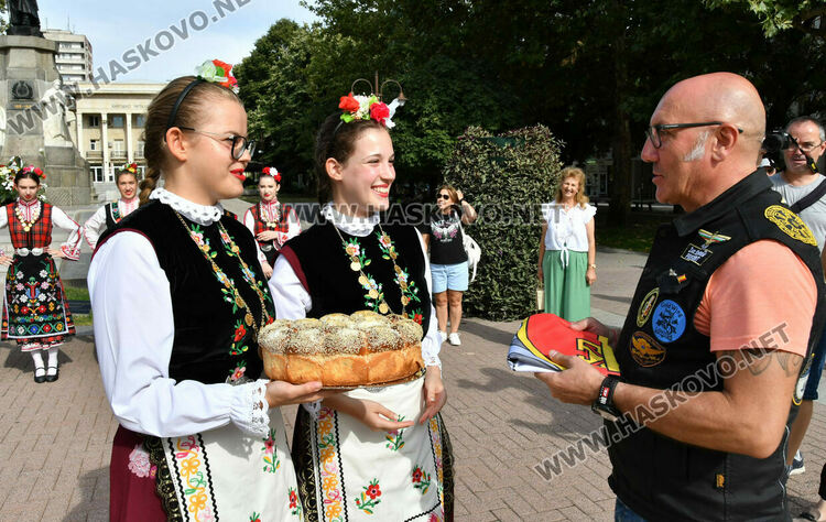 Мото-туристи от цяла Европа с пъстър „Парад на нациите“ в Хасково