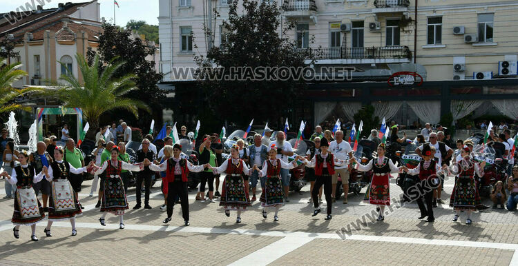 Мото-туристи от цяла Европа с пъстър „Парад на нациите“ в Хасково