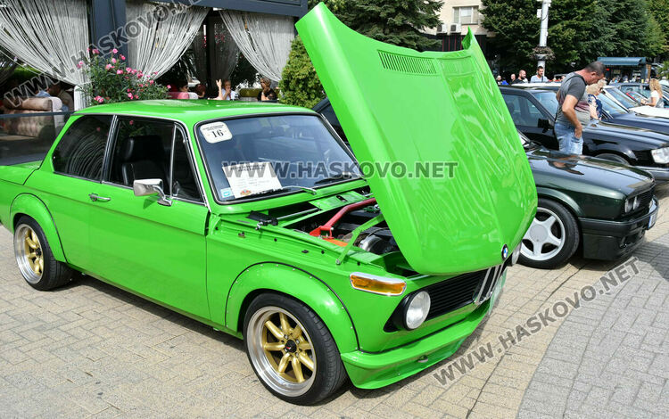 Ролс-Ройс Силвър от 1959 г. спечели голямата награда на Ретро парада в Хасково, 14-годишният Сава със специална награда