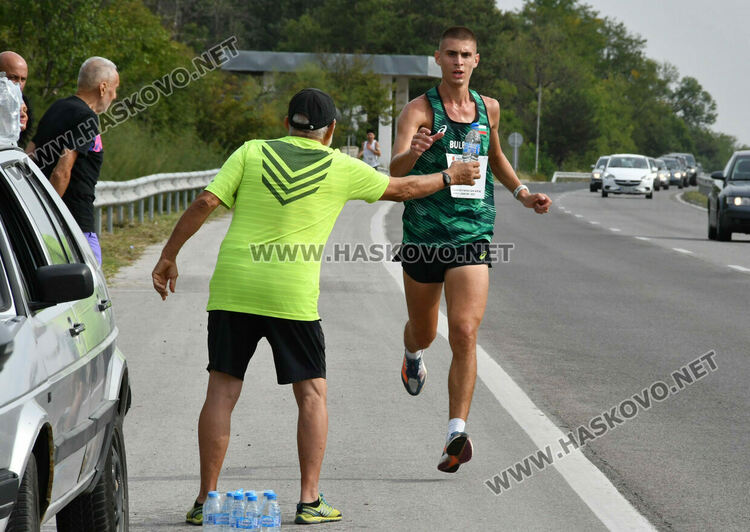 Угандиецът от Варна Исмаил Ссенанджи триумфира в 40-ото издание на кроса “Ванко Дяков”