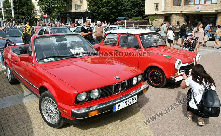 Ролс-Ройс Силвър от 1959 г. спечели голямата награда на Ретро парада в Хасково, 14-годишният Сава със специална награда