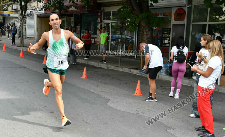 Угандиецът от Варна Исмаил Ссенанджи триумфира в 40-ото издание на кроса “Ванко Дяков”