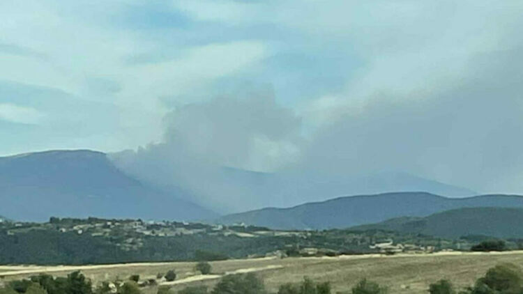 Продължава борбата с пожара в Рила