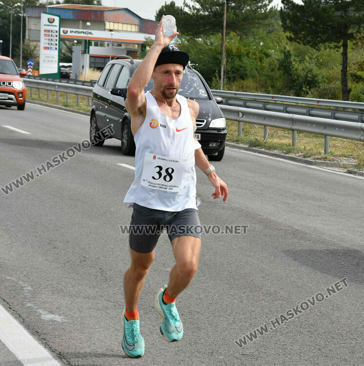 Угандиецът от Варна Исмаил Ссенанджи триумфира в 40-ото издание на кроса “Ванко Дяков”