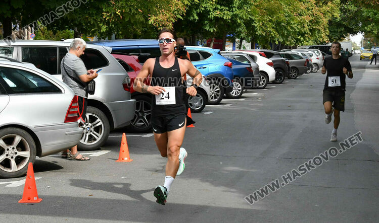 Угандиецът от Варна Исмаил Ссенанджи триумфира в 40-ото издание на кроса “Ванко Дяков”