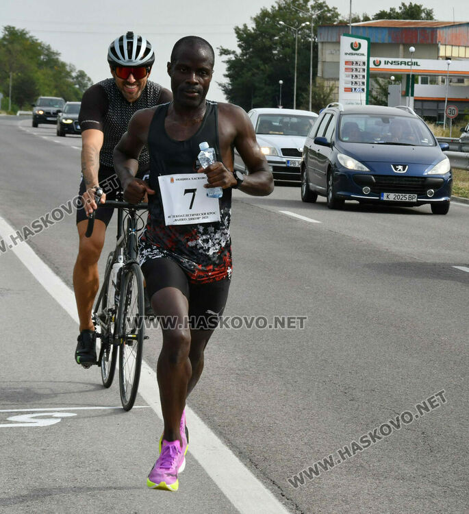 Угандиецът от Варна Исмаил Ссенанджи триумфира в 40-ото издание на кроса “Ванко Дяков”