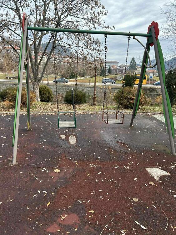 В Златоград и Старцево ремонтират  спортни площадки 