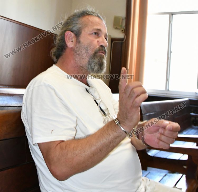 Задържаха мъж за 323 грама кокаин в склад с животински кожи