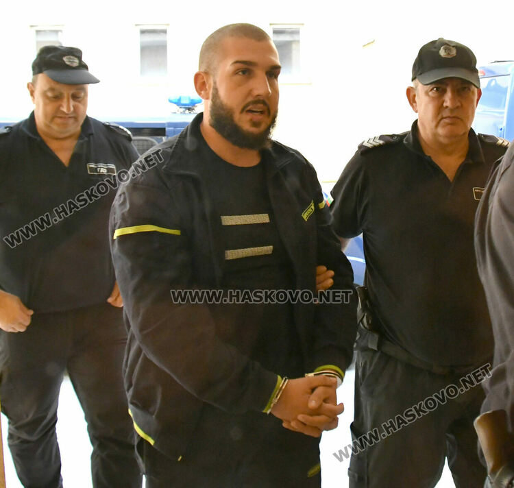 Димитър Нейков – Вълка остава в ареста за отглеждане на канабис, задържан е в изпитателния срок на условна присъда