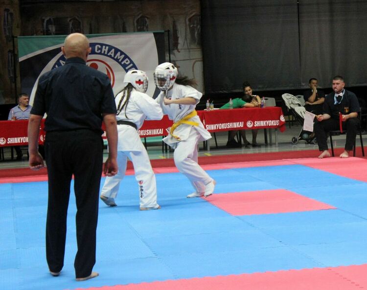 Асеновградчанка стана балкански шампион по карате шинкиокушин