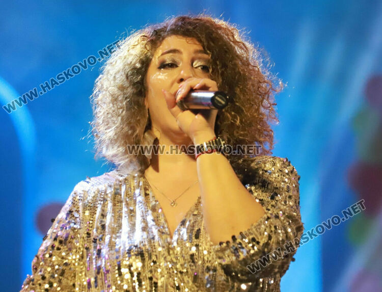 Графа, Нора Караиванова и заря в Деня на Хасково