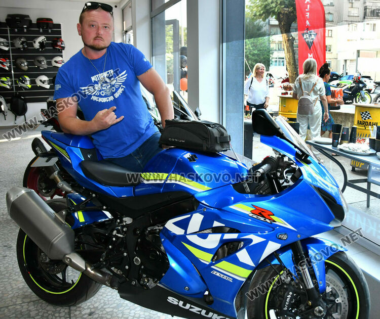 Първият магазин за мотоциклети и аксесоари „Alfa Moto“ официално отвори врати в Хасково