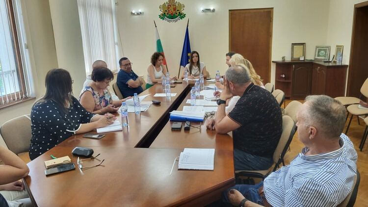 Почистват кладенец за по-чиста вода в Хасково, правят карта със зони за водоснабдяване