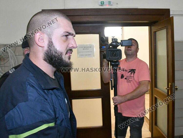 Димитър Нейков – Вълка остава в ареста за отглеждане на канабис, задържан е в изпитателния срок на условна присъда