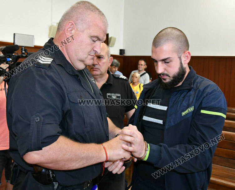 Димитър Нейков – Вълка остава в ареста за отглеждане на канабис, задържан е в изпитателния срок на условна присъда